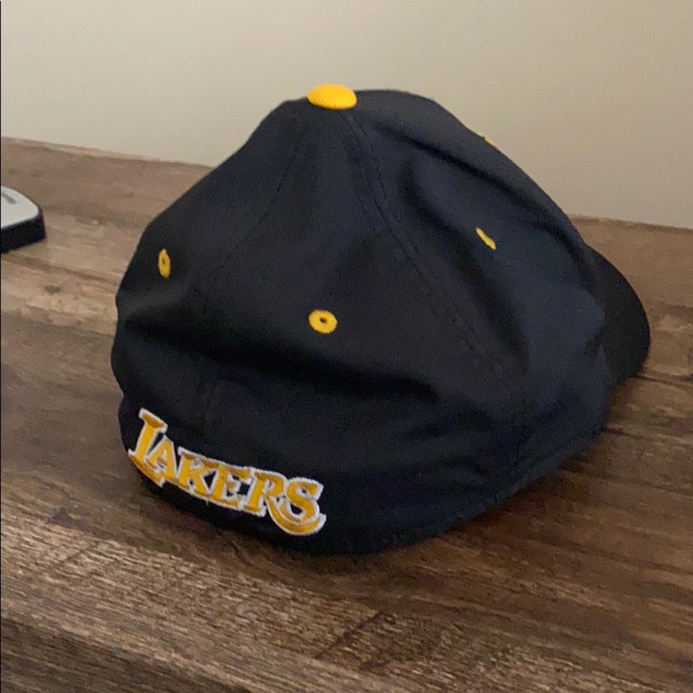 Adidas Lakers Hat - Picture 3 of 5